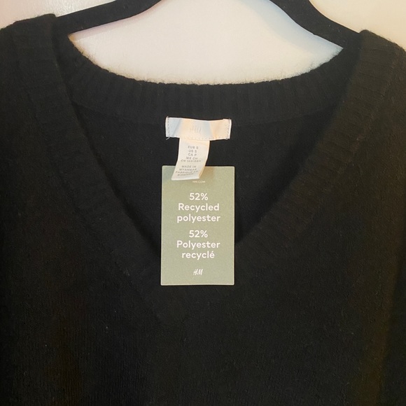 Woman’s black vest sweater - Picture 2 of 2